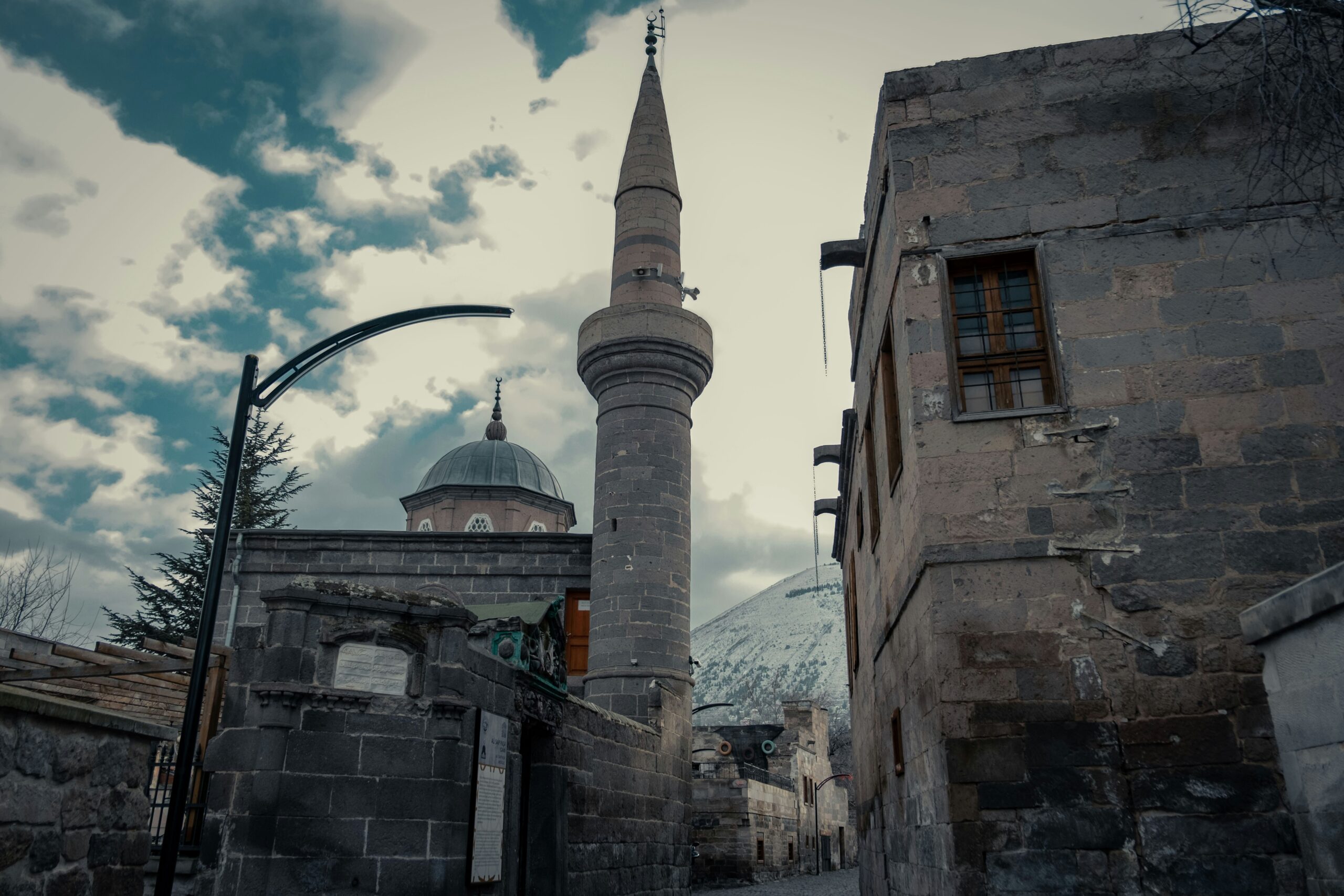 Rüyada Adana Dürüm Görmek -  Bir Lezzetten Çok Daha Fazlası Olabilir mi? görseli 1