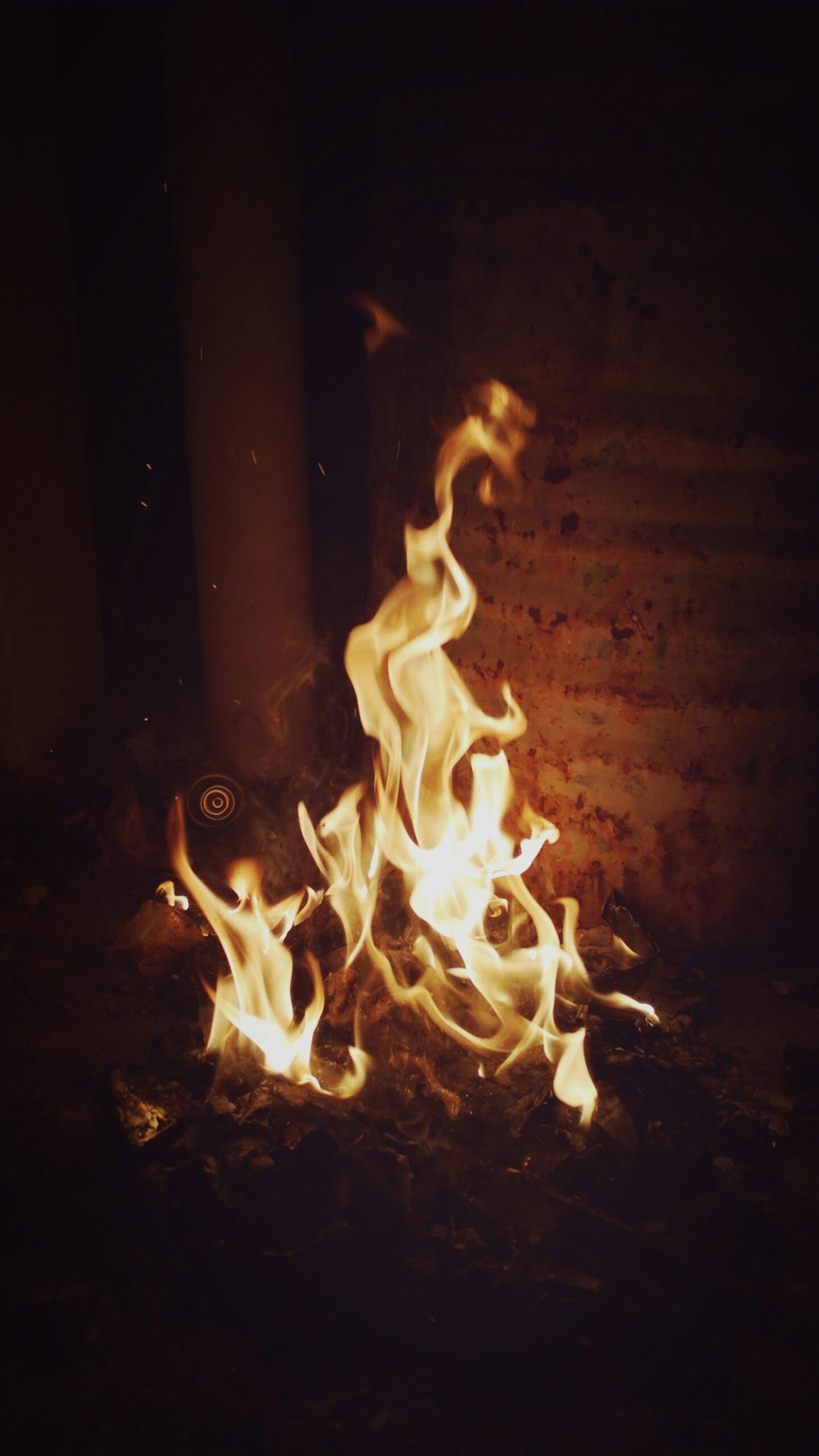 Rüyada Yangın Görmek -  Değişimin ve Dönüşümün Gizemli İşareti görseli 1